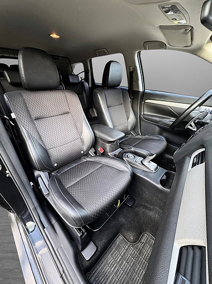 Mitsubishi Outlander 19 of 27