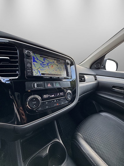 Mitsubishi Outlander 14 of 27