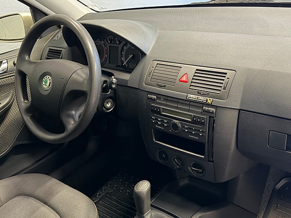 Skoda Fabia 7 of 13