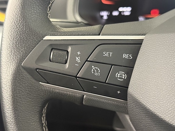 Seat Arona 9 of 18