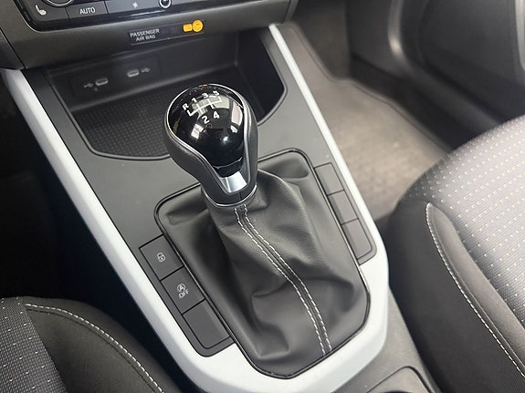 Seat Arona 15 of 18