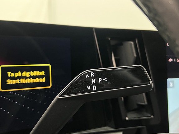 Renault Megane E-Tech 27 of 30