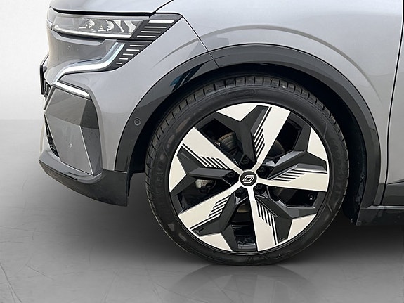 Renault Megane E-Tech 28 of 30