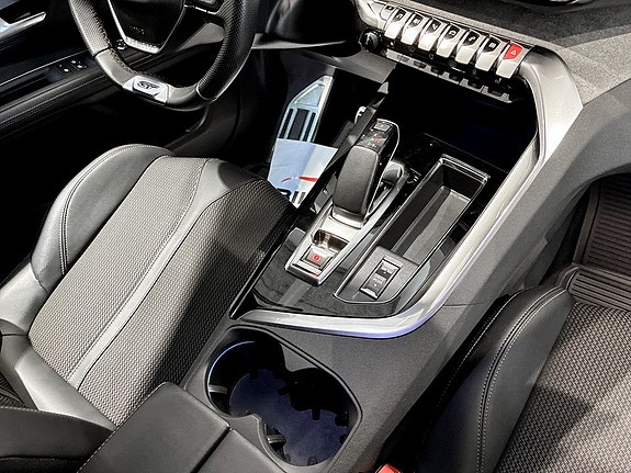 Peugeot 3008 12 of 17
