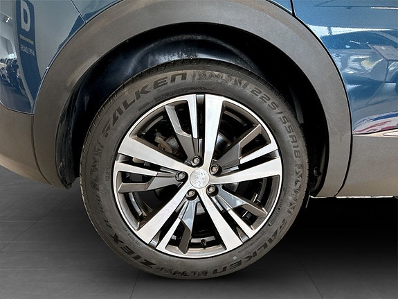 Peugeot 3008 16 of 17