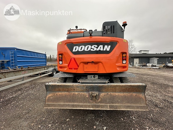 Doosan 165w hjulgrävare med vagn och skopa 6 of 27