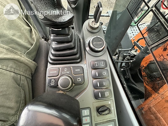 Doosan 165w hjulgrävare med vagn och skopa 23 of 27