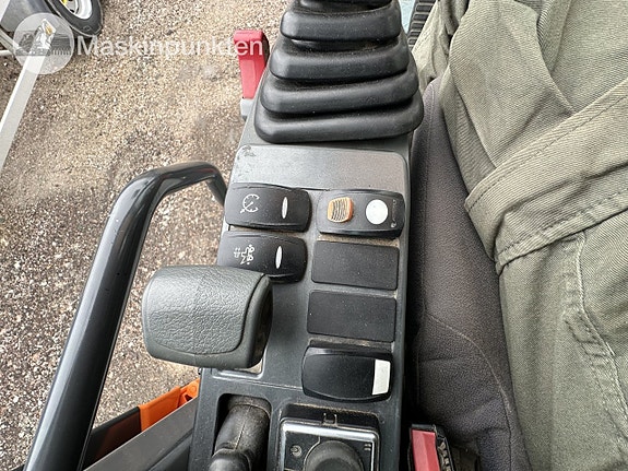 Doosan 165w hjulgrävare med vagn och skopa 25 of 27