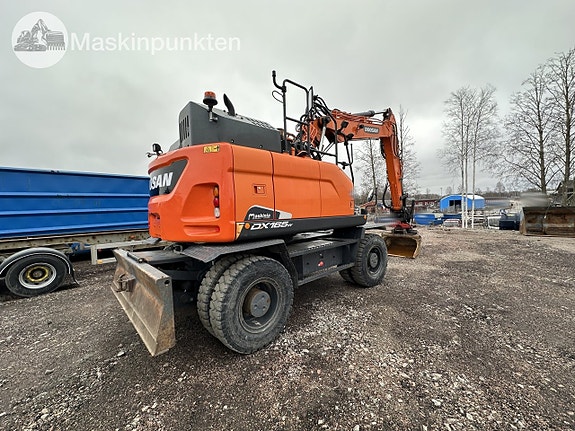 Doosan 165w hjulgrävare med vagn och skopa 5 of 27