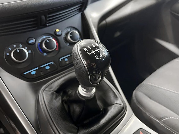 Ford Kuga 17 of 21