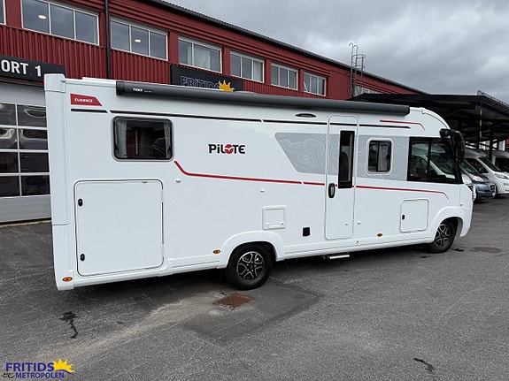 Pilote G740 FGJ Evidence 180hk-Alde diesel-Lithium-10" media 2 of 22