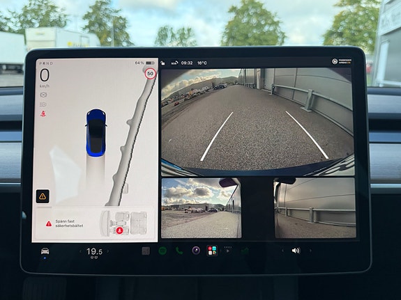 Tesla Model 3 11 of 15
