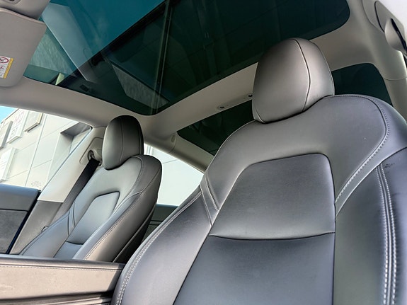Tesla Model 3 9 of 15