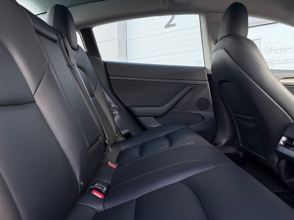 Tesla Model 3 8 of 15
