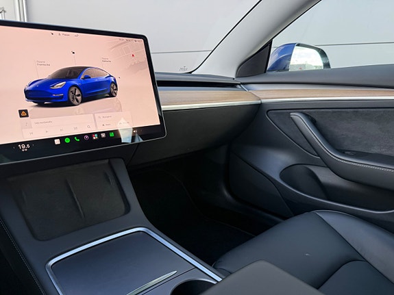 Tesla Model 3 7 of 15