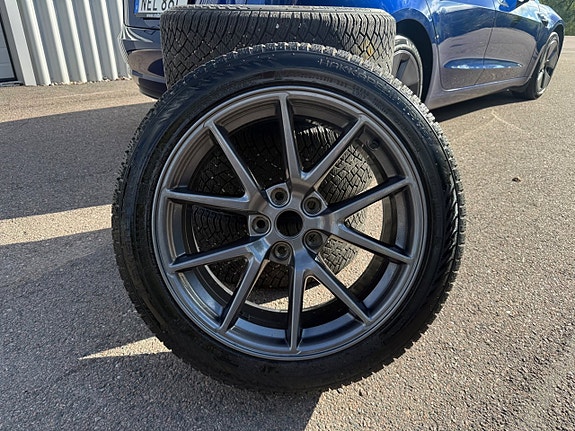 Tesla Model 3 15 of 15