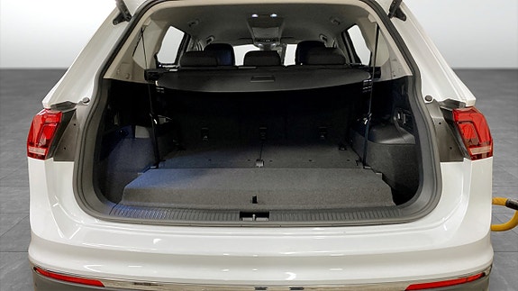 Volkswagen Tiguan Allspace 12 of 13