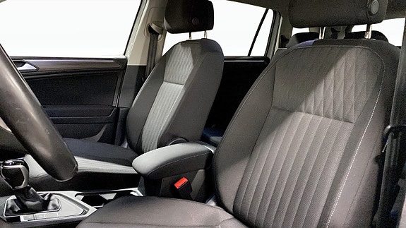 Volkswagen Tiguan Allspace 8 of 13