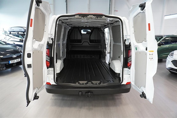 Ford Transit Custom 7 of 12