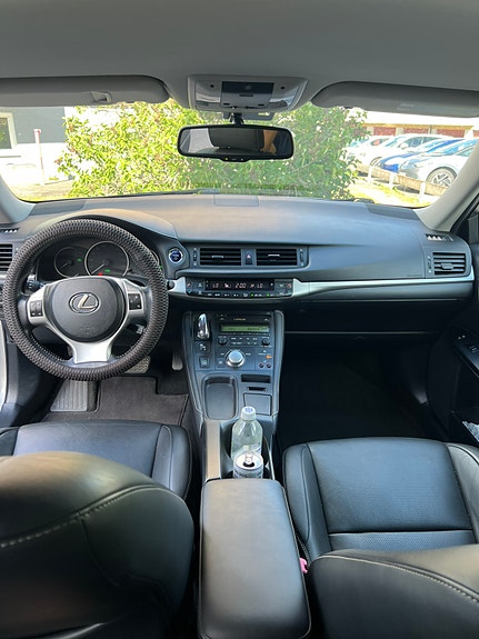 Lexus CT200h 6 of 17