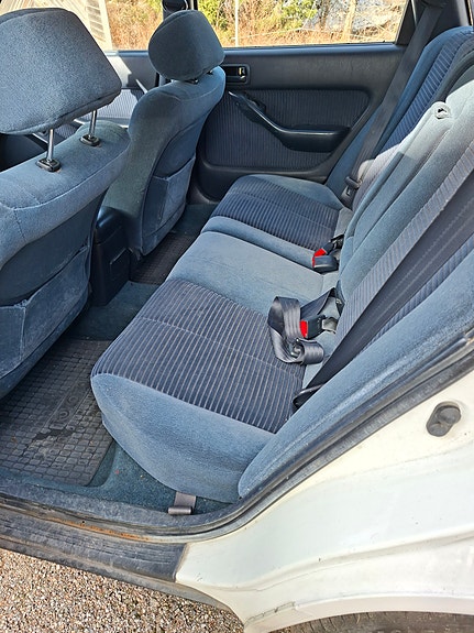Toyota Camry 5 of 8