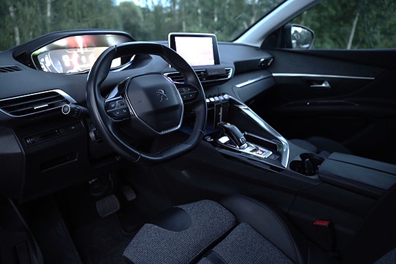 Peugeot 3008 8 of 15