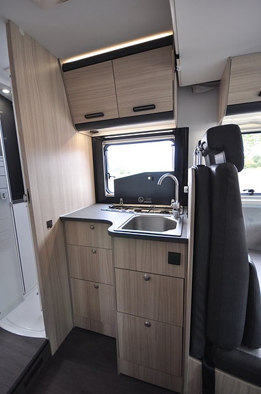 Sun Living S 75 SC Alde+AC Bodel+Lithium-Solcell+5PL+Taksäng+B körkort 10 of 26