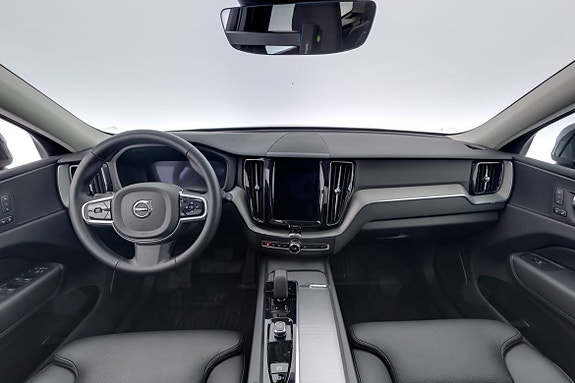Volvo XC60 7 of 17