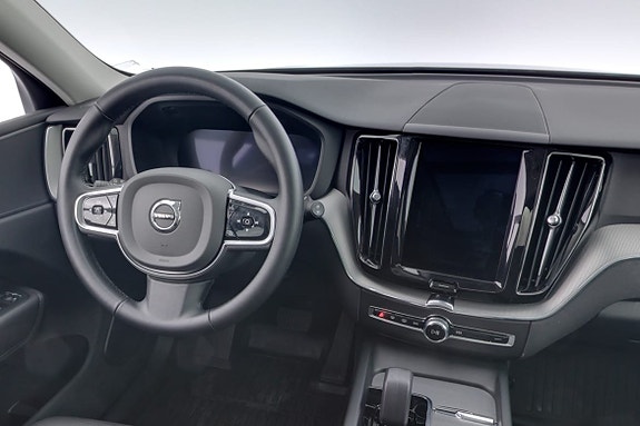 Volvo XC60 8 of 17