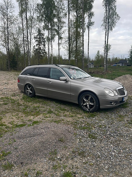 Mercedes-Benz E350 2 of 3