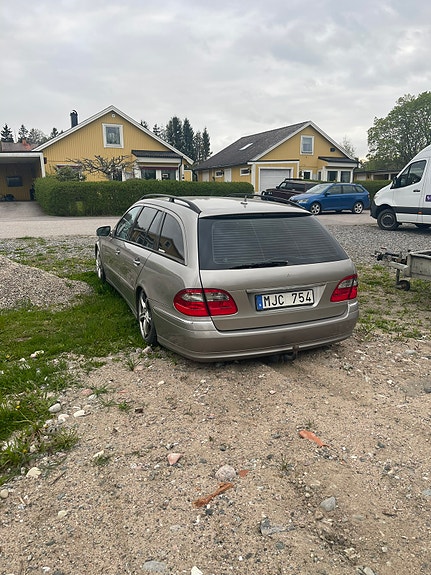 Mercedes-Benz E350 3 of 3