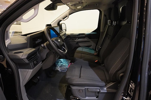 Ford Transit Custom 8 of 11
