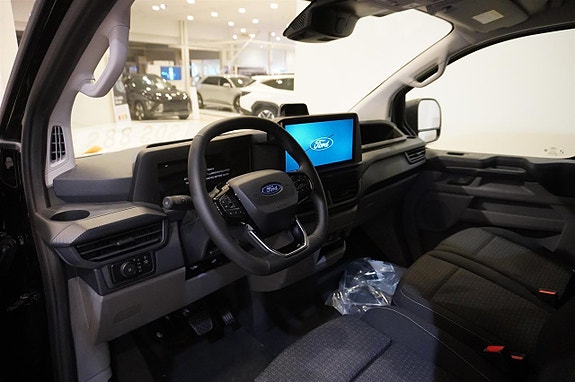 Ford Transit Custom 2 of 11