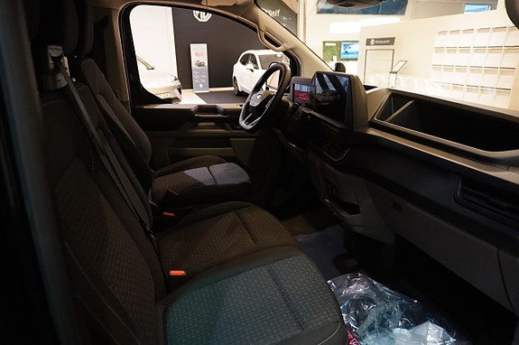 Ford Transit Custom 7 of 11