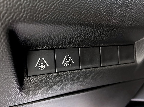 Peugeot 2008 10 of 19