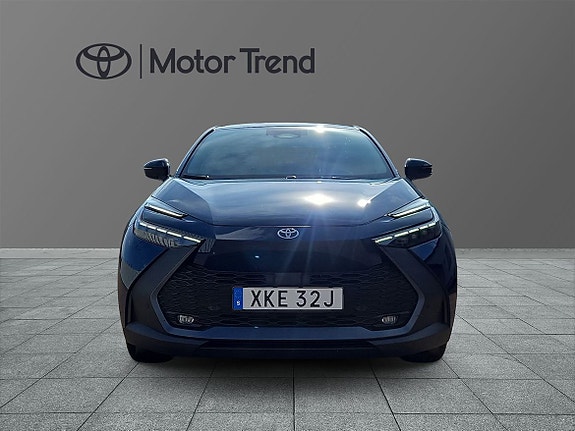 Toyota C-HR 6 of 12