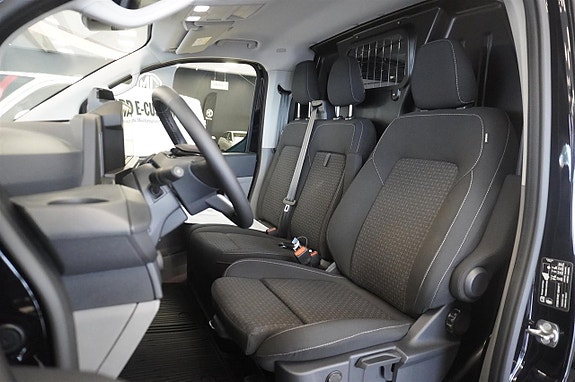 Ford Transit Custom 8 of 18