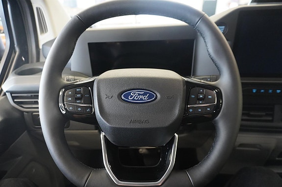 Ford Transit Custom 11 of 18