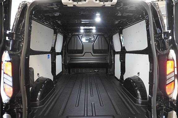 Ford Transit Custom 6 of 18