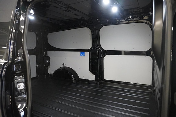 Ford Transit Custom 7 of 18