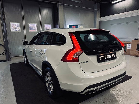 Volvo V60 Cross Country 5 of 23