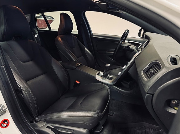 Volvo V60 Cross Country 17 of 23