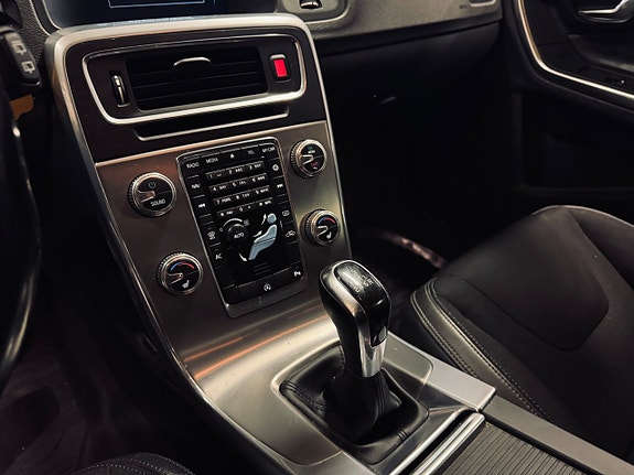 Volvo V60 Cross Country 13 of 23