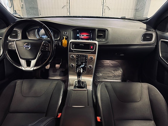 Volvo V60 Cross Country 15 of 23