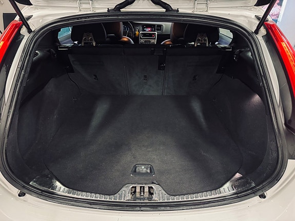 Volvo V60 Cross Country 21 of 23
