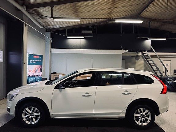 Volvo V60 Cross Country 6 of 23