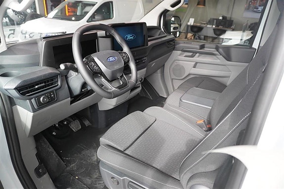 Ford Transit Custom 2 of 11