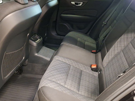 Volvo V60 6 of 14