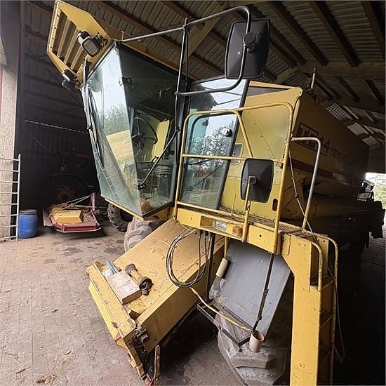 New Holland TF44 - Skærebord /header 24 ft 8 of 30