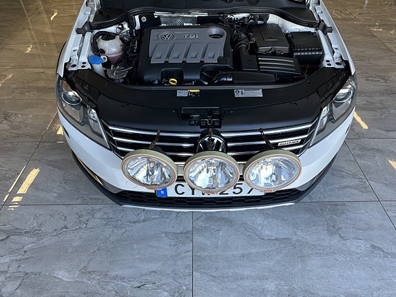 Volkswagen Passat Alltrack 14 of 22